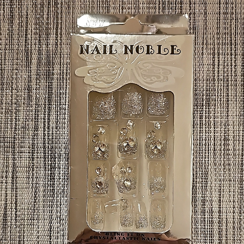 5/$25 Press-On Nails Set- Crystal/ Glitter